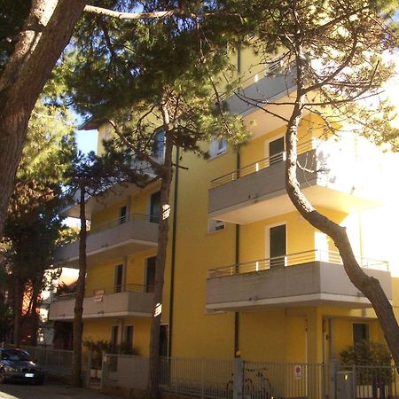 Residence Solemaria Caorle Bagian luar foto