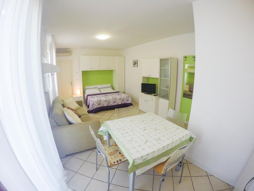Residence Solemaria Caorle Bagian luar foto